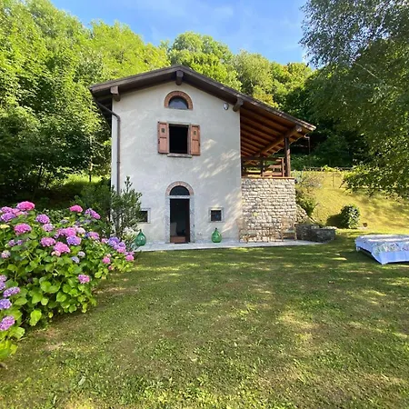 Dom wakacyjny Ca Del Livello Where Nature Whispers And Summer Lingers *